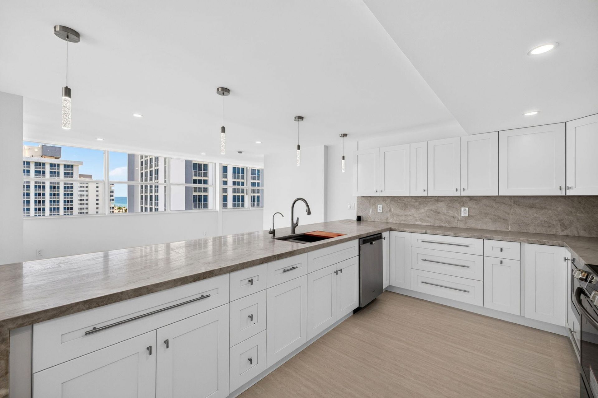 209 N Fort Lauderdale Beach Boulevard N, Unit 8a, Fort Lauderdale, FL 33304 Photo
