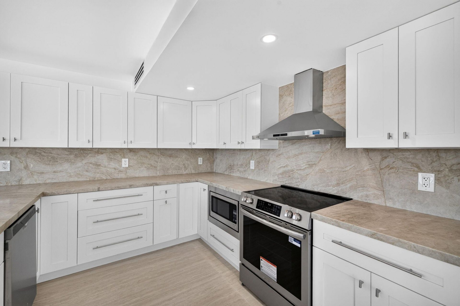 209 N Fort Lauderdale Beach Boulevard N, Unit 8a, Fort Lauderdale, FL 33304 Photo