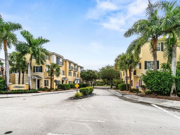 536 N West 39th Circle, Boca Raton, FL 33431