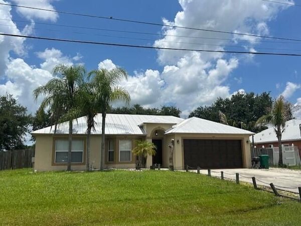 5218 NW West Piper Circle, Port St. Lucie, FL 34986