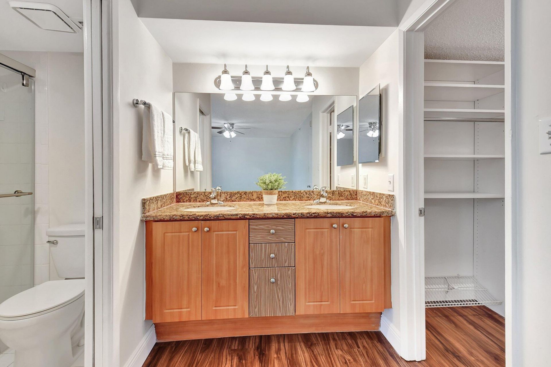 820 Lavers Circle, Unit G402, Delray Beach, FL 33444 Photo