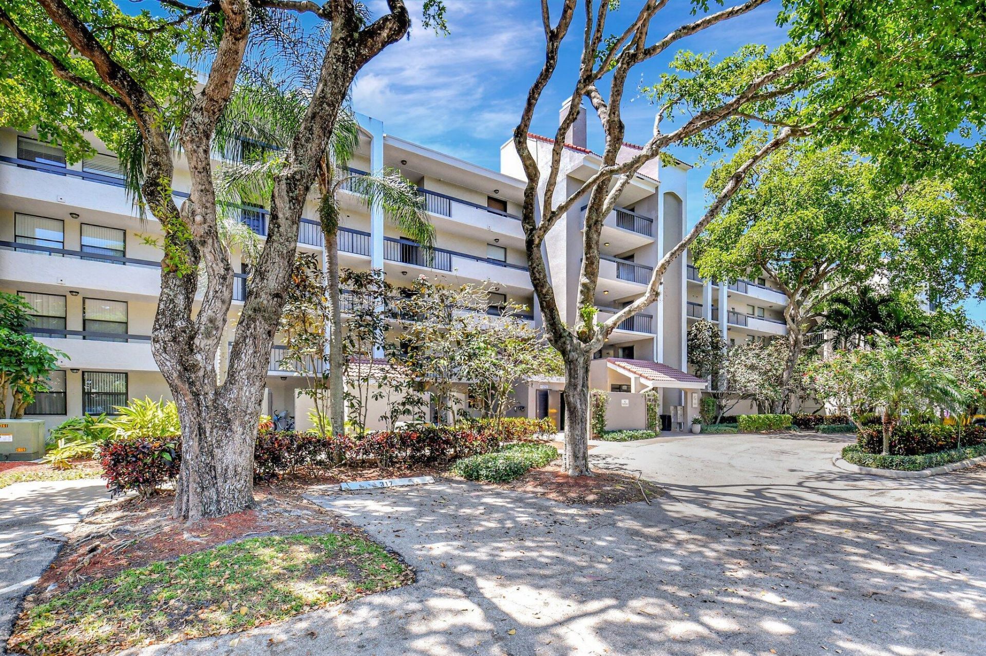 820 Lavers Circle, Unit G402, Delray Beach, FL 33444 Photo