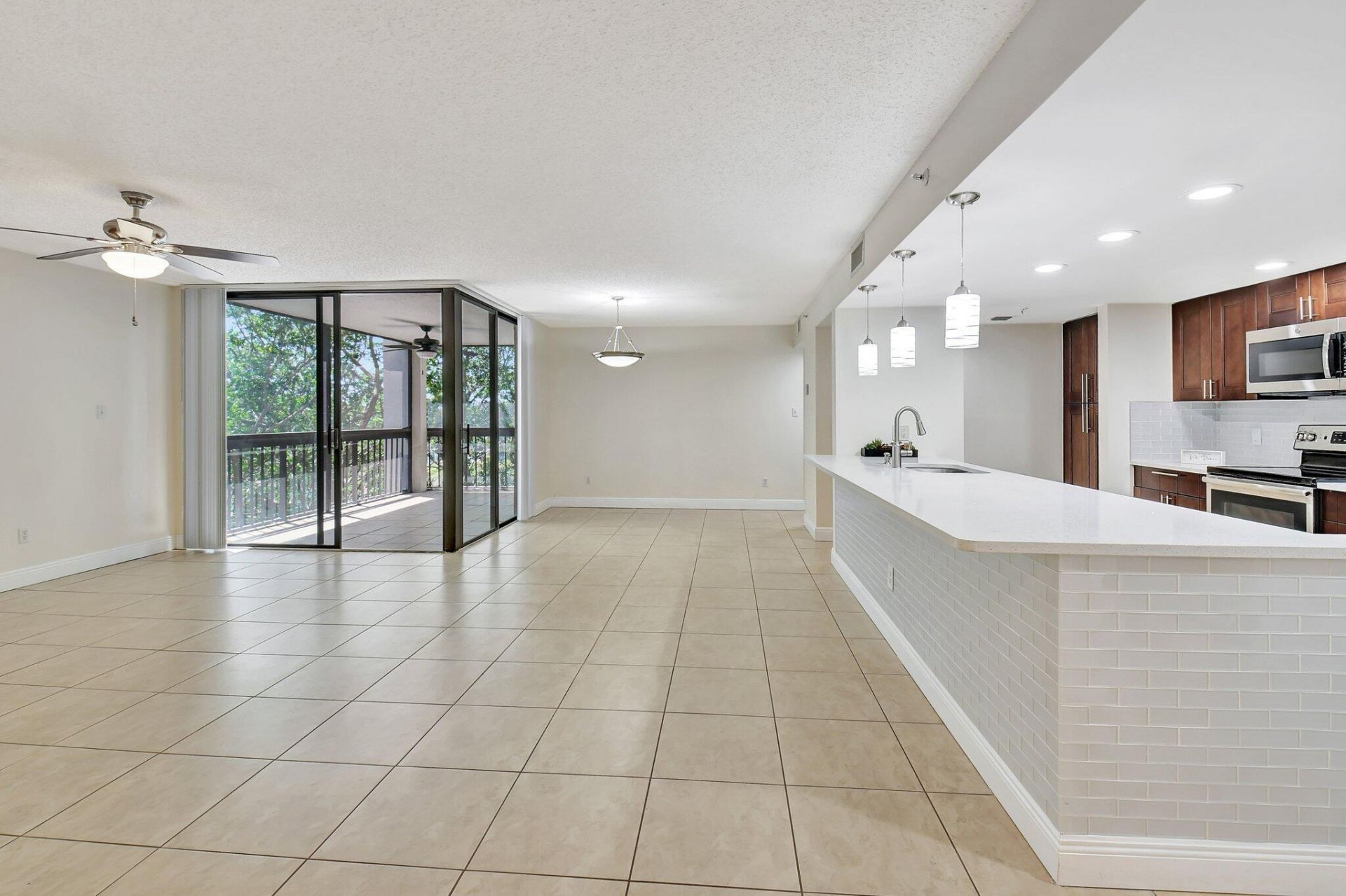 820 Lavers Circle, Unit G402, Delray Beach, FL 33444 Photo