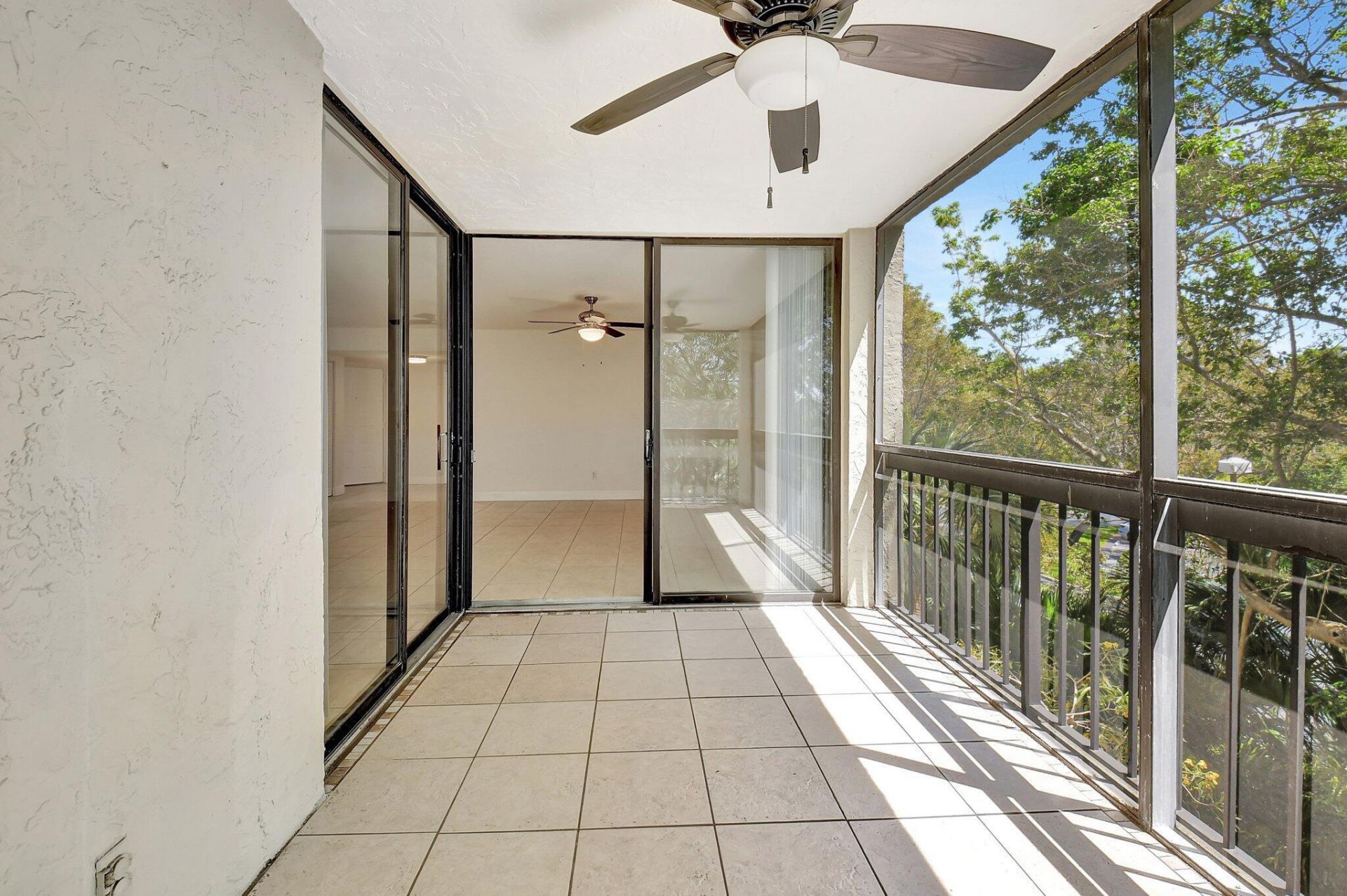 820 Lavers Circle, Unit G402, Delray Beach, FL 33444 Photo