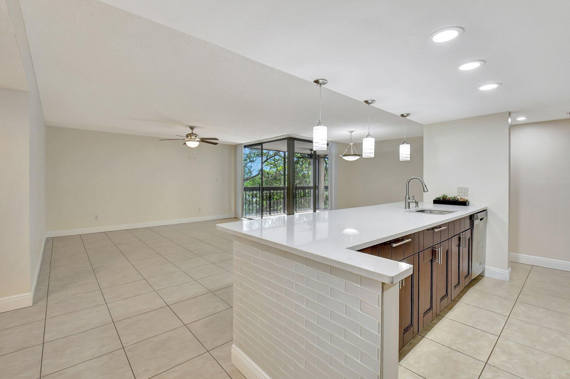 820 Lavers Circle, Unit G402, Delray Beach, FL 33444 Photo