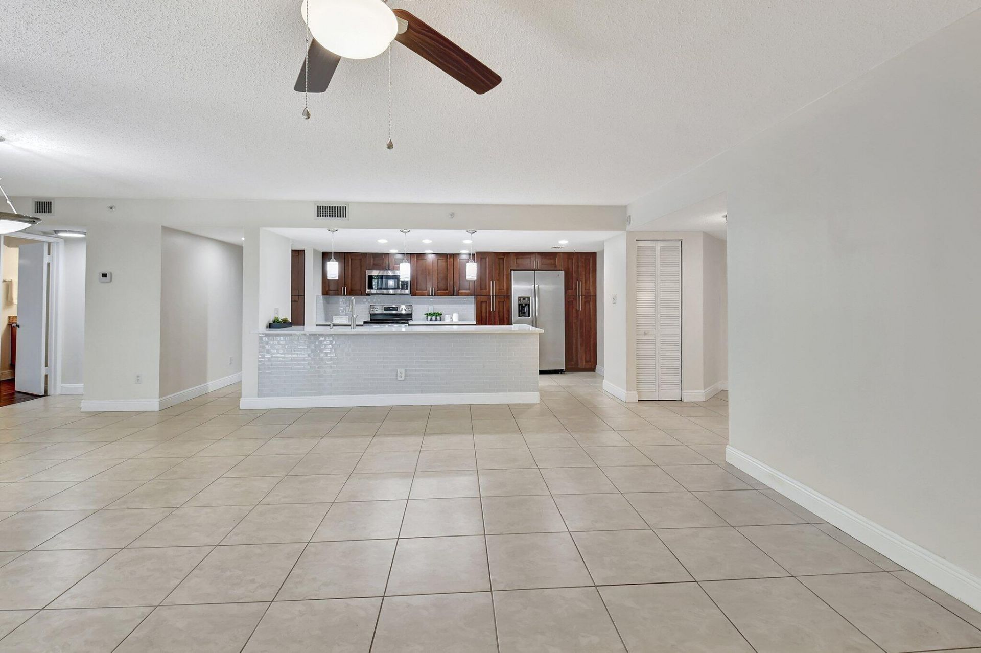 820 Lavers Circle, Unit G402, Delray Beach, FL 33444 Photo