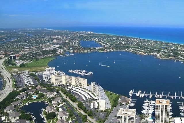1045 Lake Shore Drive, Unit 206, Lake Park, FL 33403 Photo
