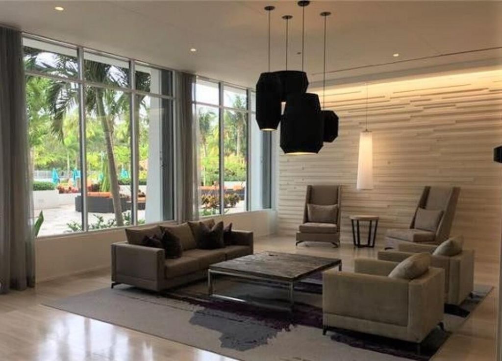 100 Bayview Drive, Unit 1825, Sunny Isles Beach, FL 33160 Photo