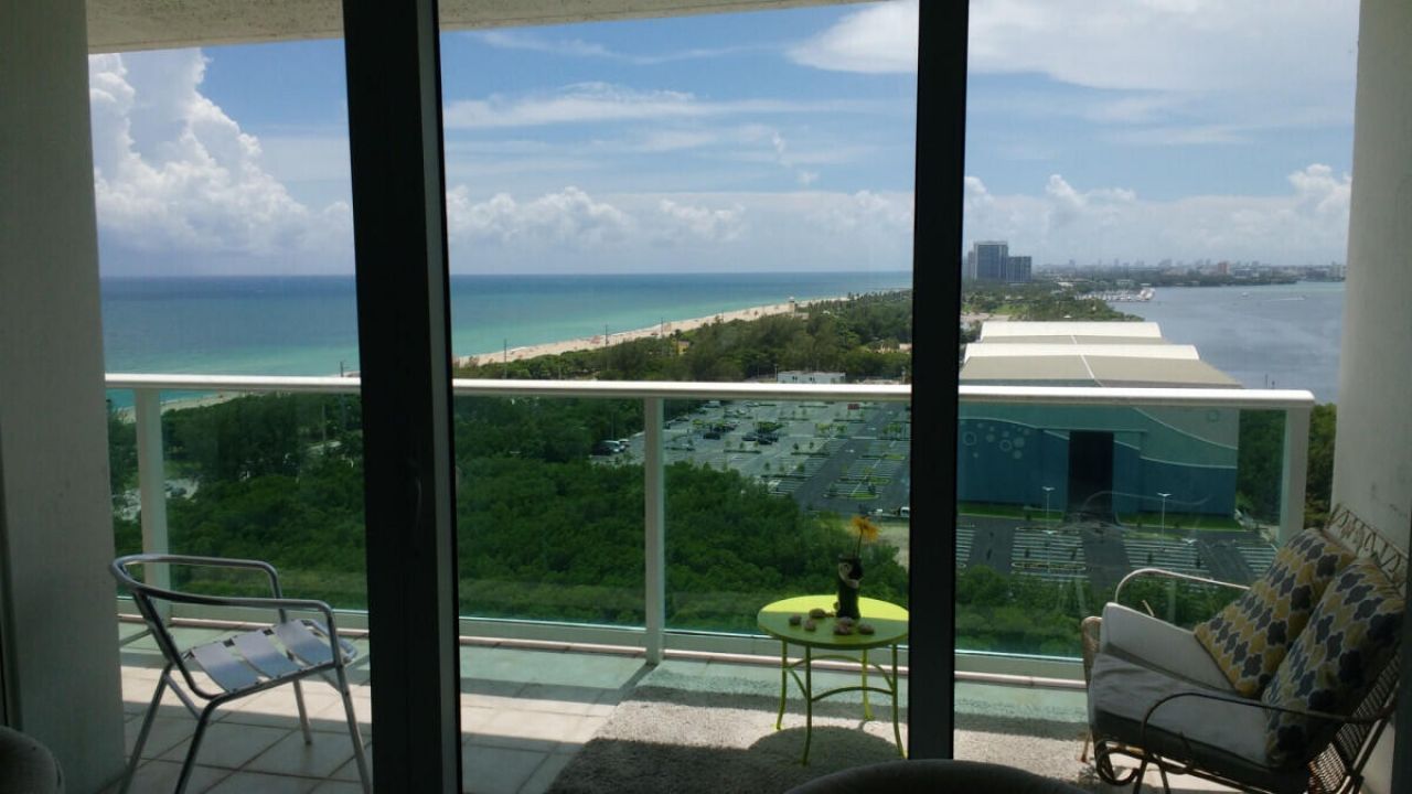 100 Bayview Drive, Unit 1825, Sunny Isles Beach, FL 33160 Photo