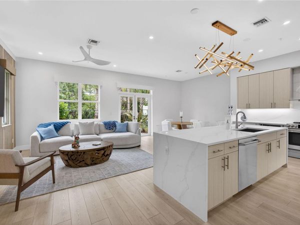 130 Water Pointe Place, Unit 7, Jupiter, FL 33477