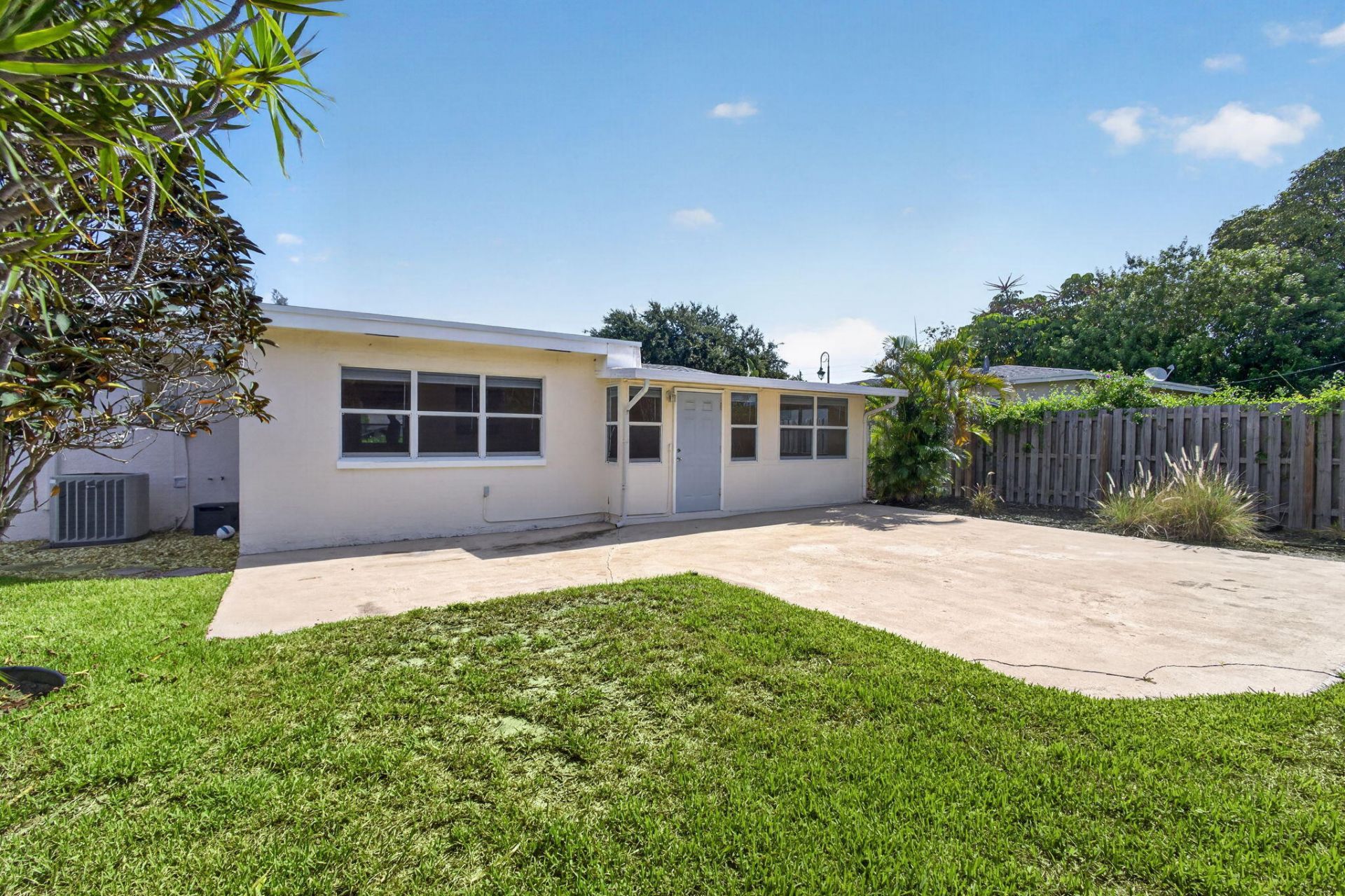 1333 W 31st Street, Riviera Beach, FL 33404 Photo