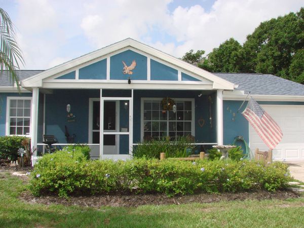 410 SW Eastport Circle, Port St. Lucie, FL 34953