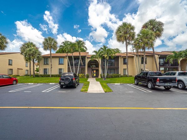 610 Sea Pine Way, Unit H2, Greenacres, FL 33415