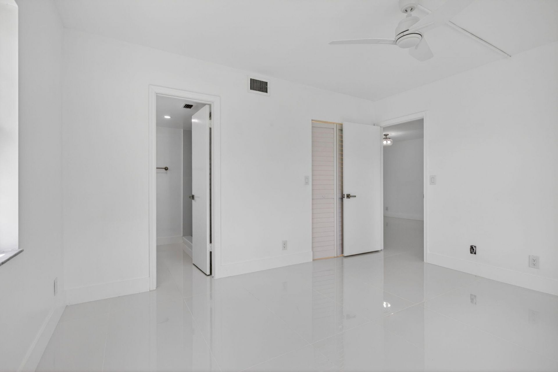 5561 Lakeside Drive, Unit 107, Margate, FL 33063 Photo