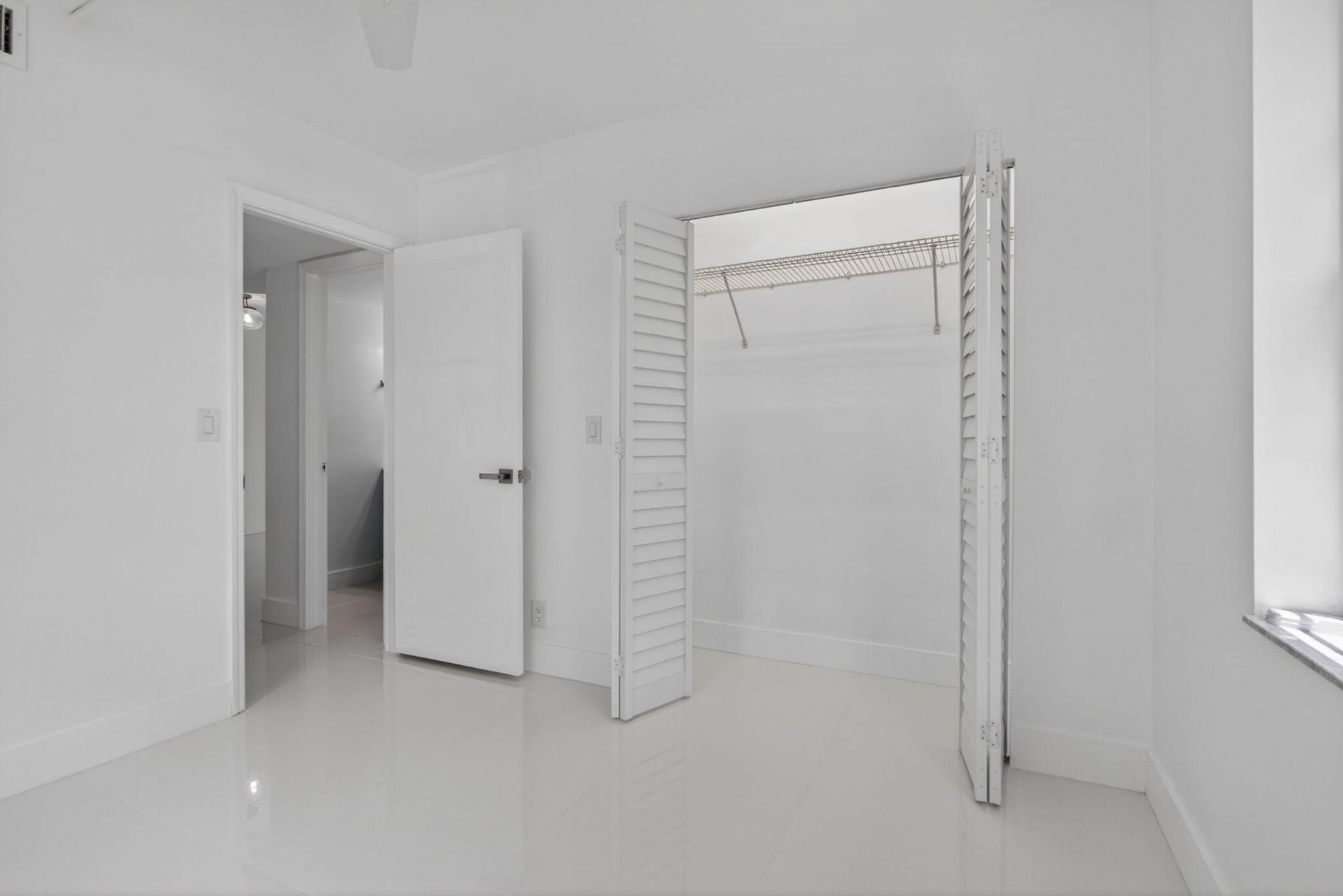 5561 Lakeside Drive, Unit 107, Margate, FL 33063 Photo