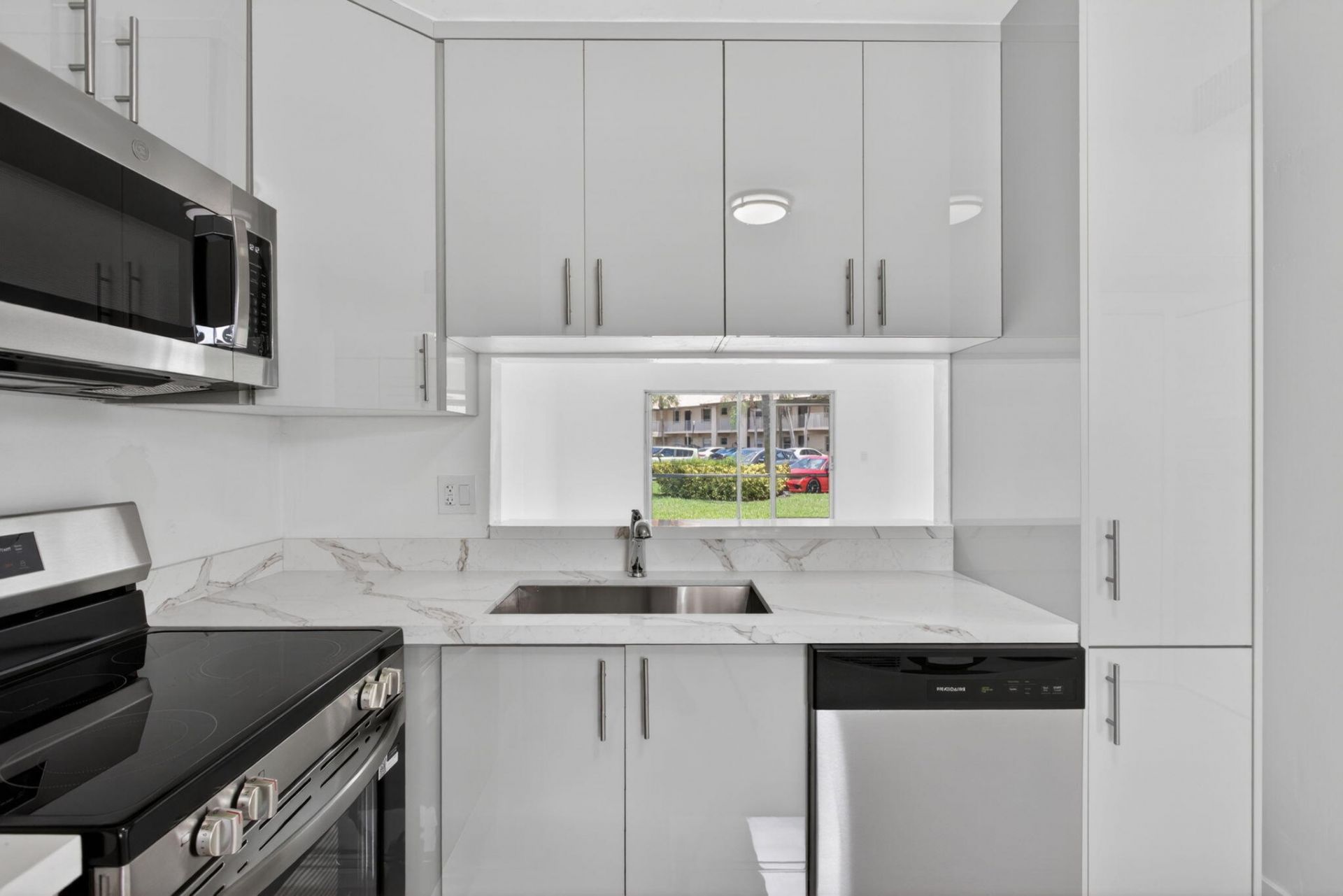 5561 Lakeside Drive, Unit 107, Margate, FL 33063 Photo