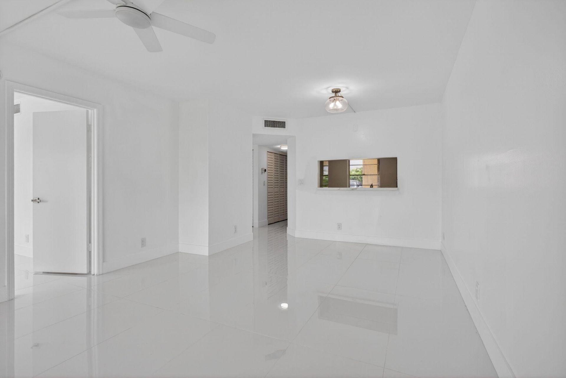 5561 Lakeside Drive, Unit 107, Margate, FL 33063 Photo
