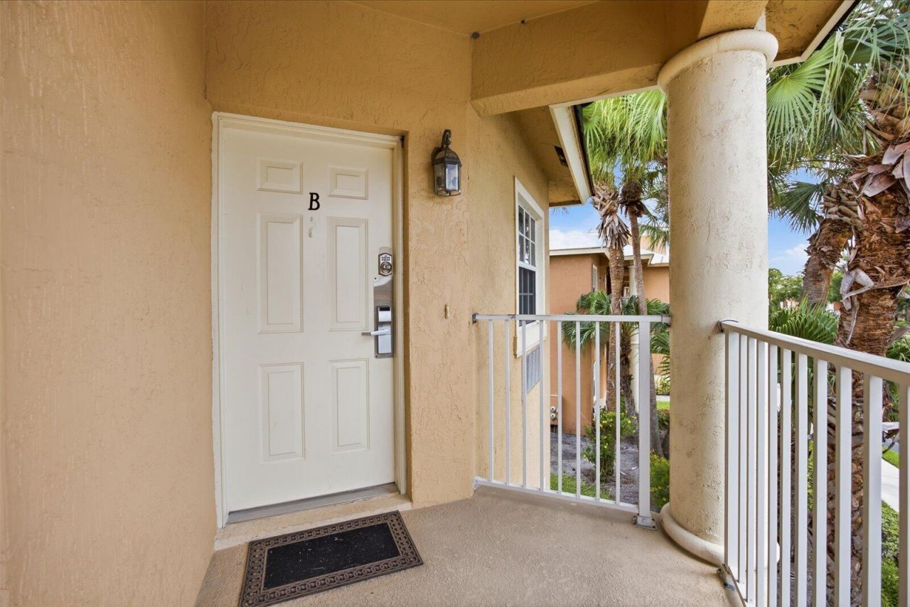 8340 Mulligan Circle, Unit 2024, Port Saint Lucie, FL 34986 Photo
