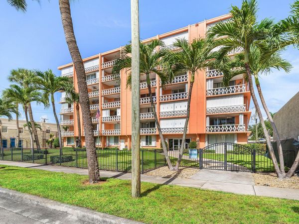 15 S Golfview Road, Unit 206, Lake Worth, FL 33460