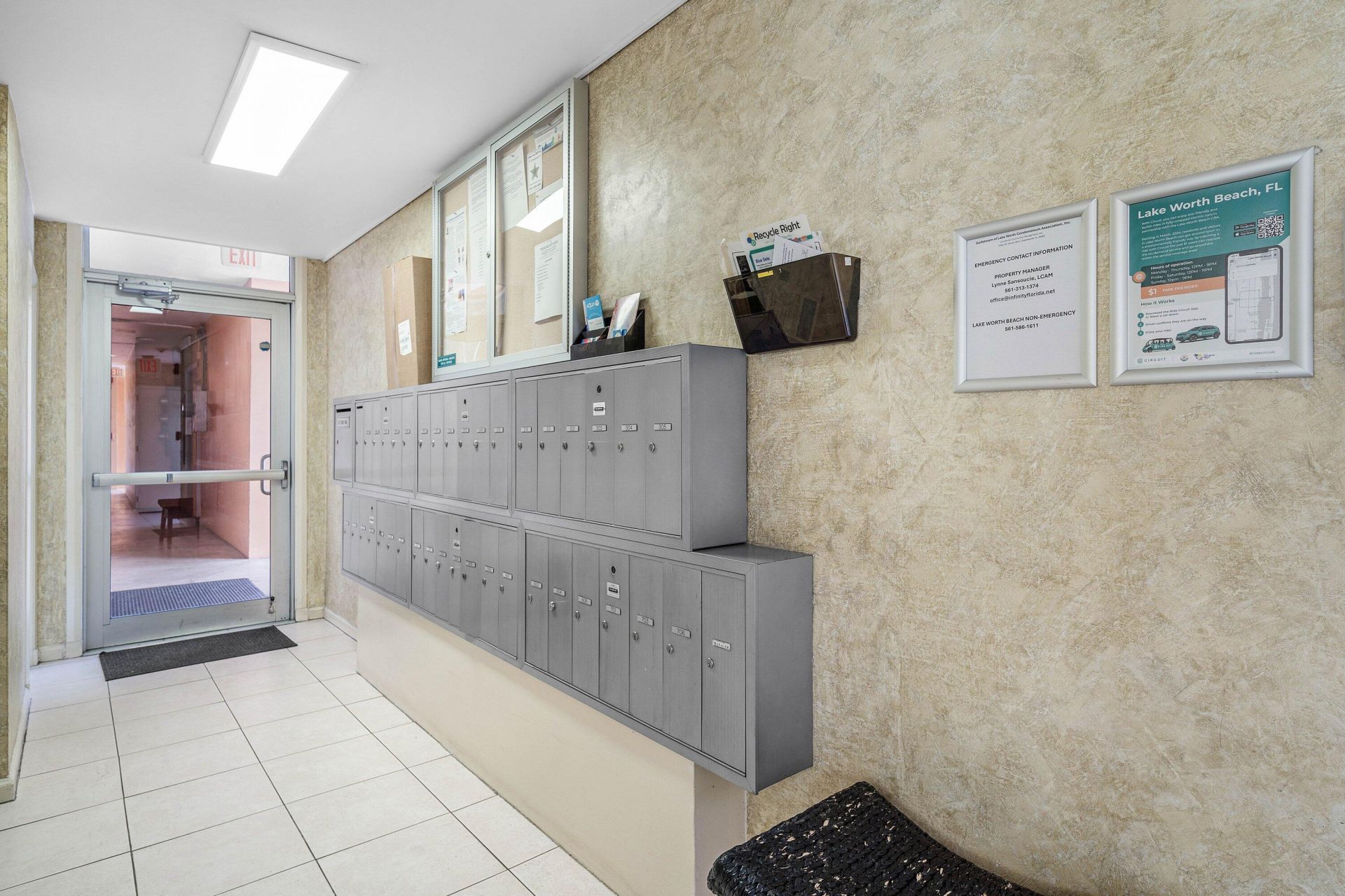 15 S Golfview Road, Unit 206, Lake Worth, FL 33460 Photo