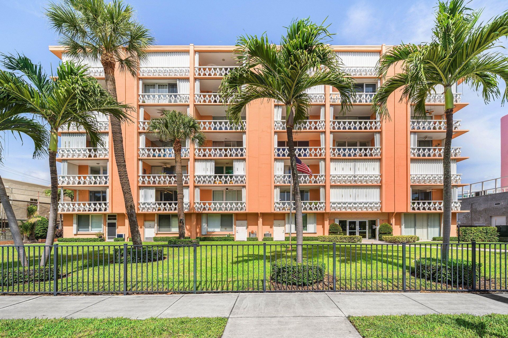 15 S Golfview Road, Unit 206, Lake Worth, FL 33460 Photo