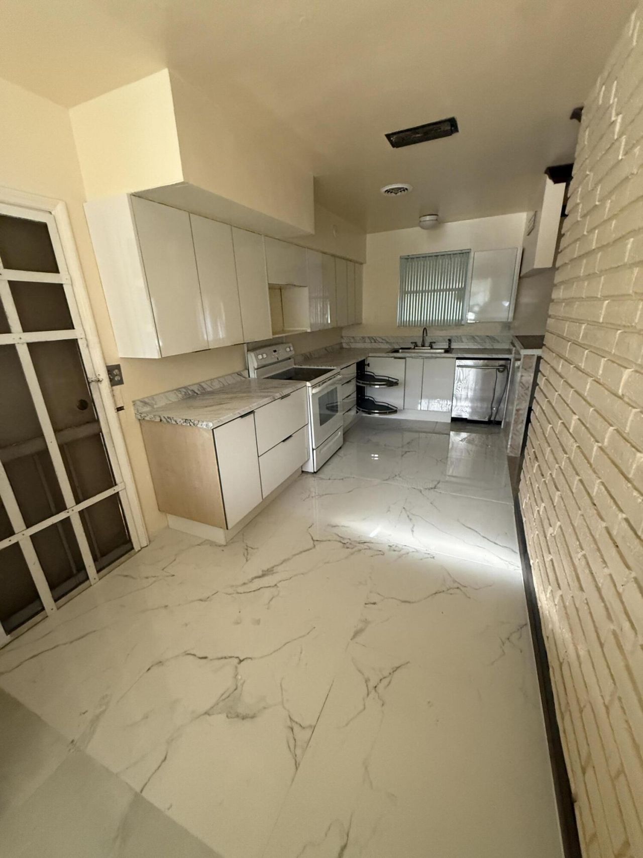 124 NW 45th Avenue, Plantation, FL 33317 Photo