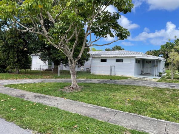 1301 NE 180th Street, North Miami Beach, FL 33162