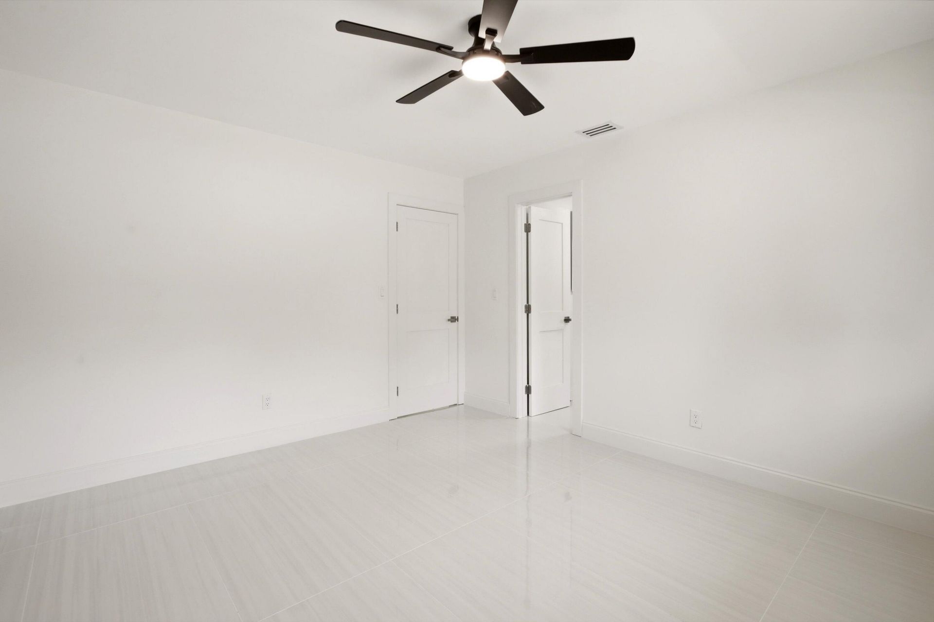 401 NW 3rd Place, Dania Beach, FL 33004 Photo
