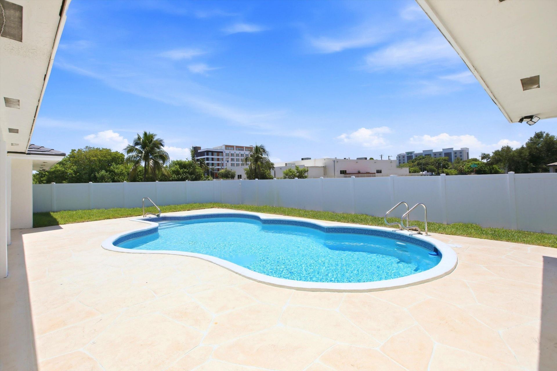 401 NW 3rd Place, Dania Beach, FL 33004 Photo