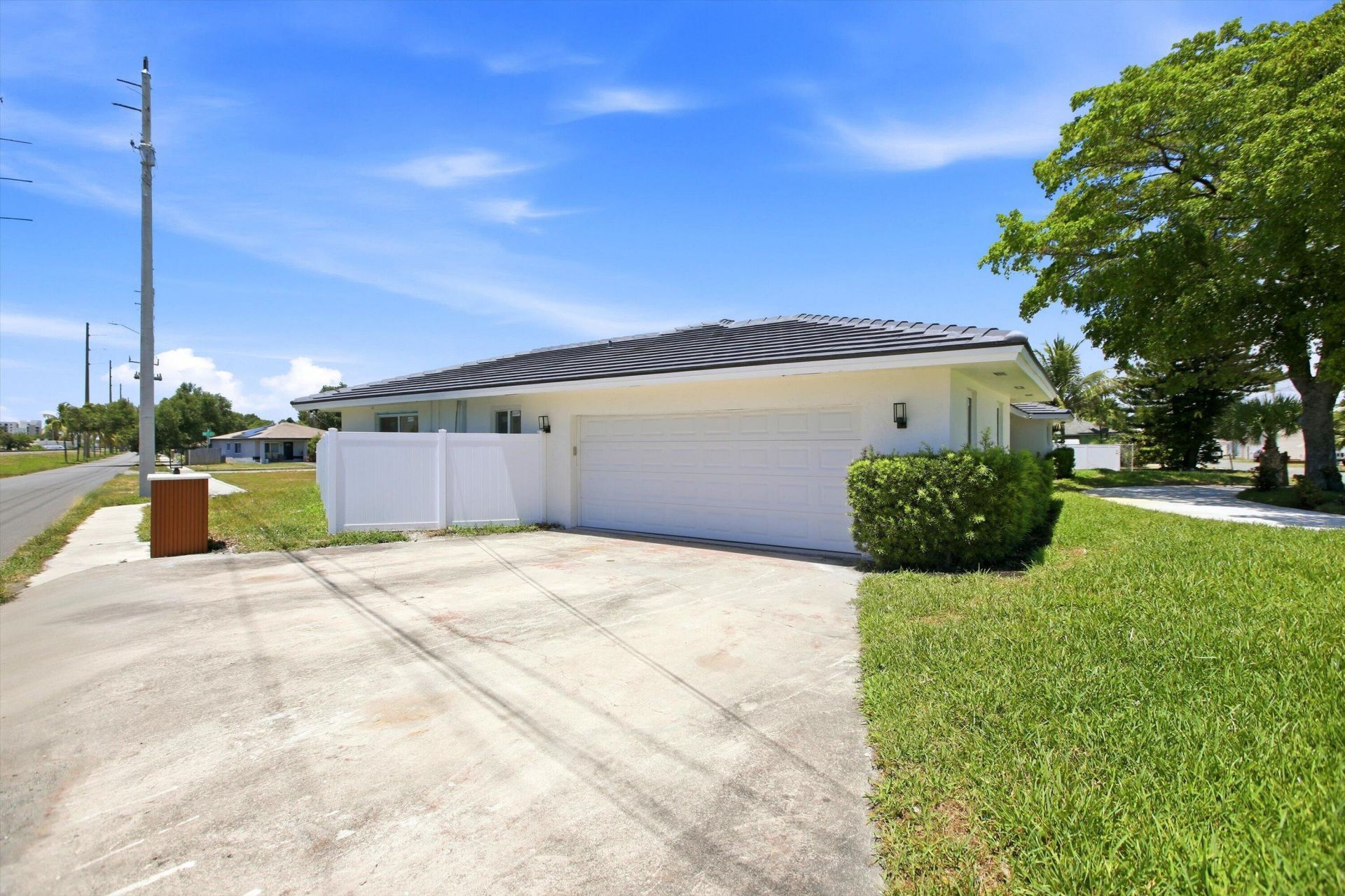 401 NW 3rd Place, Dania Beach, FL 33004 Photo