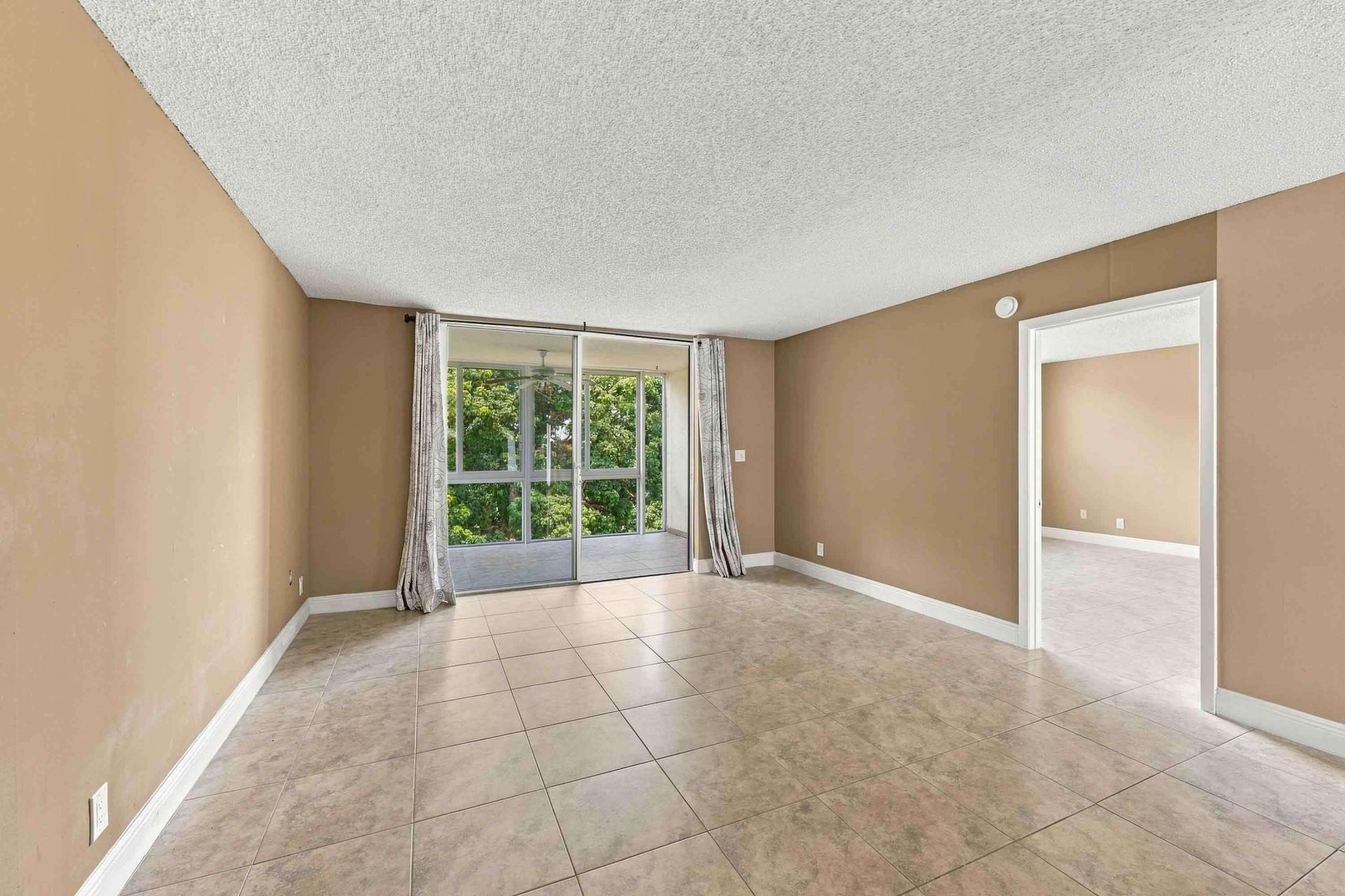 7680 NW 18th Street, Unit 406, Margate, FL 33063 Photo