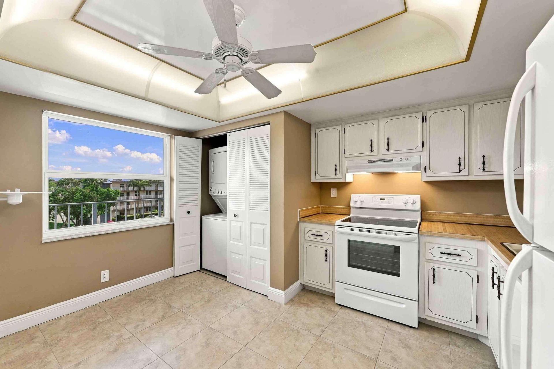 7680 NW 18th Street, Unit 406, Margate, FL 33063 Photo