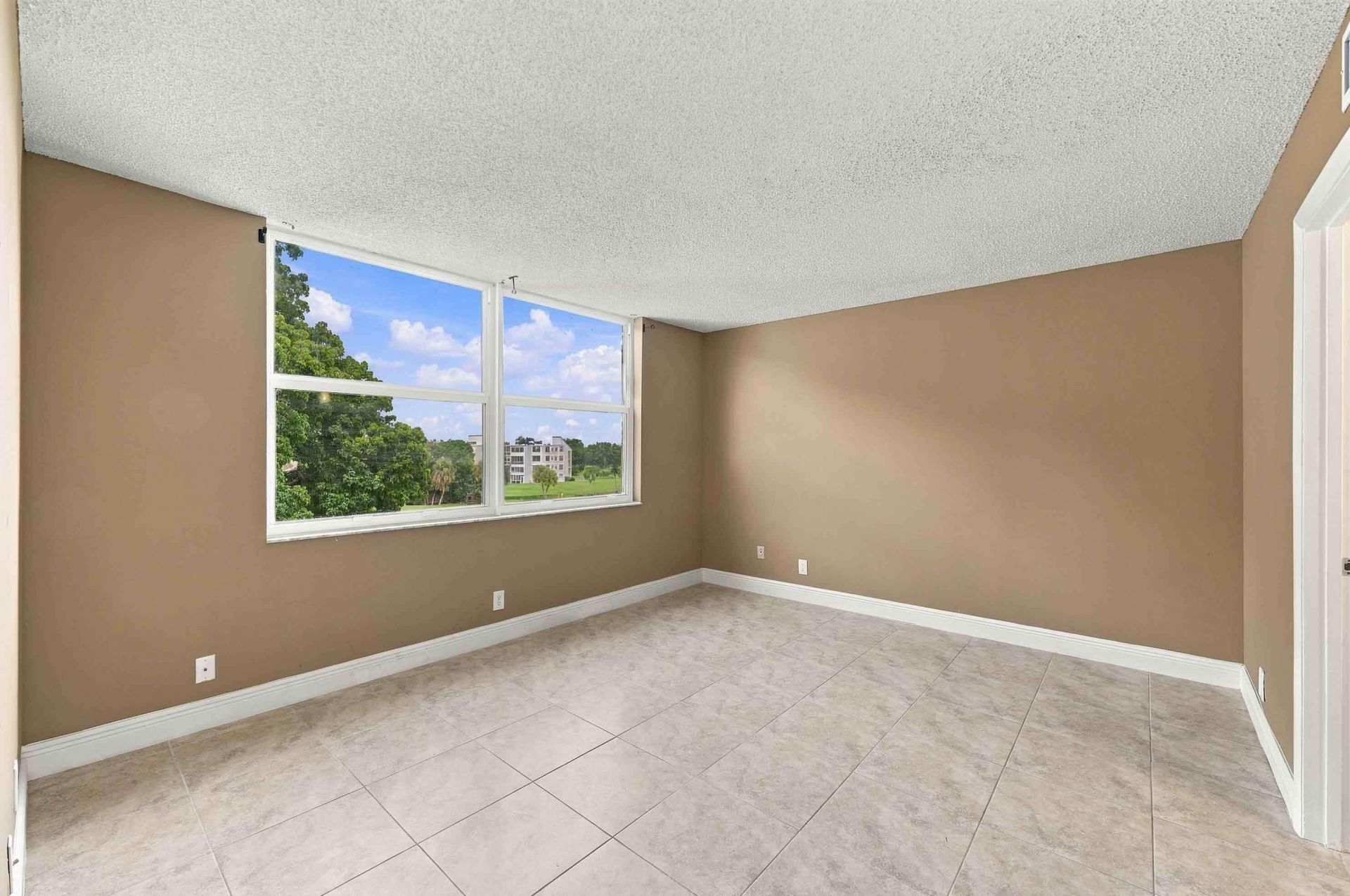 7680 NW 18th Street, Unit 406, Margate, FL 33063 Photo