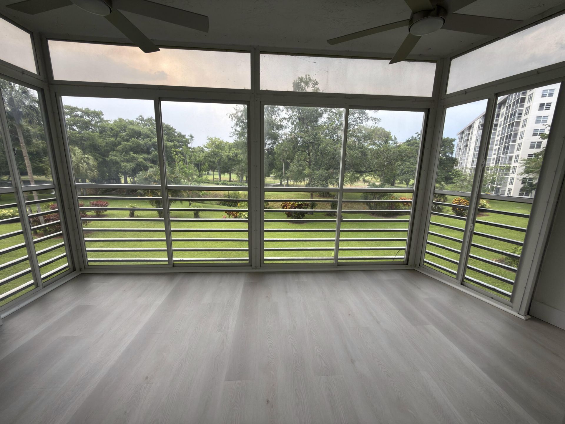 625 Oaks Drive, Unit 305, Pompano Beach, FL 33069 Photo