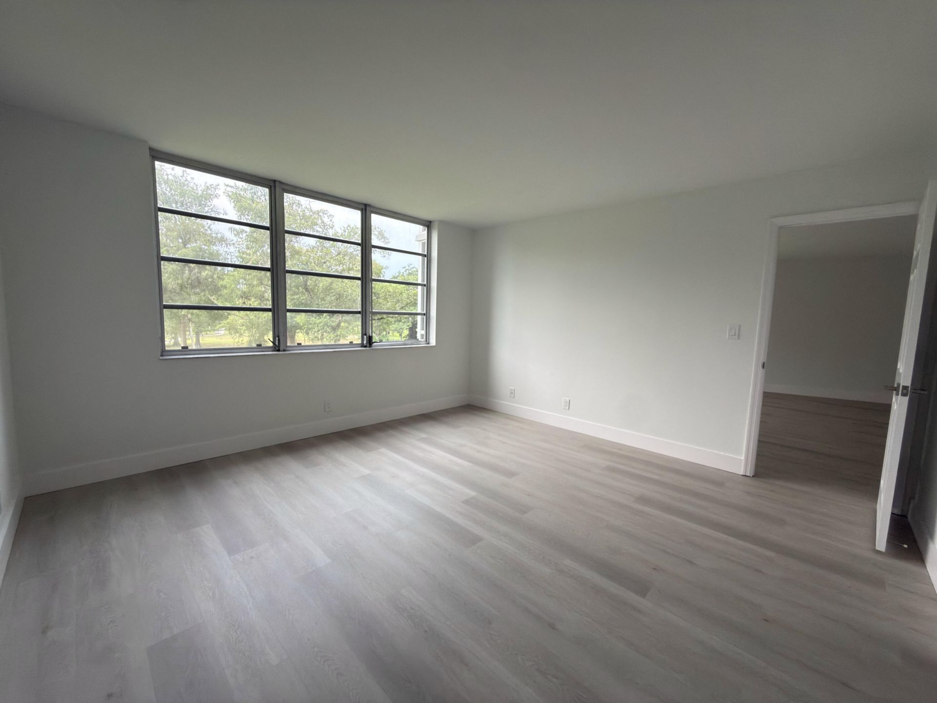 625 Oaks Drive, Unit 305, Pompano Beach, FL 33069 Photo