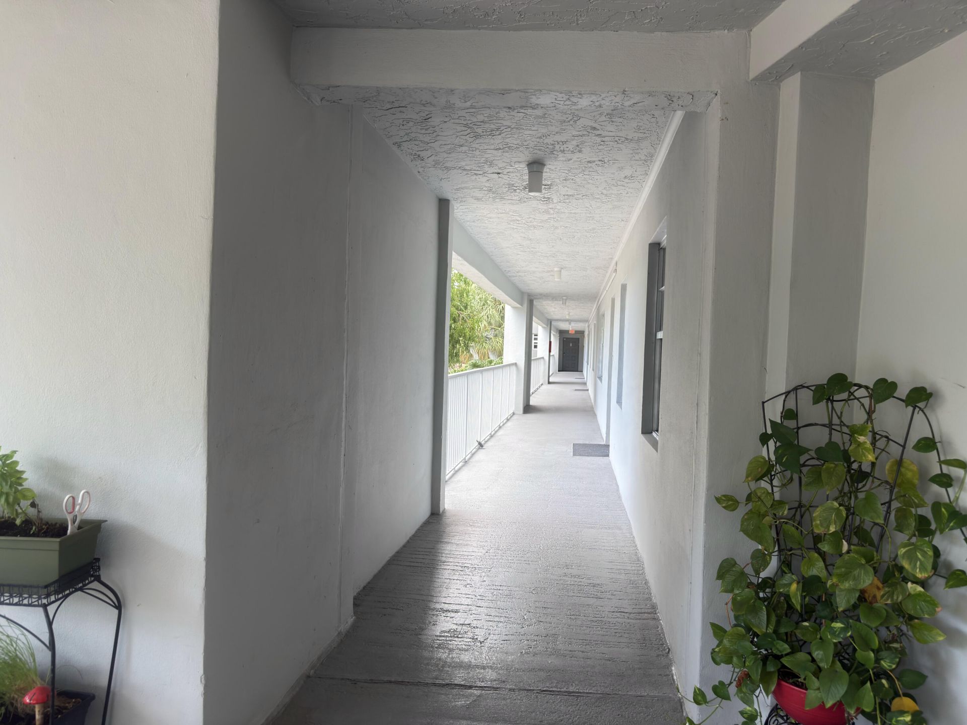 625 Oaks Drive, Unit 305, Pompano Beach, FL 33069 Photo