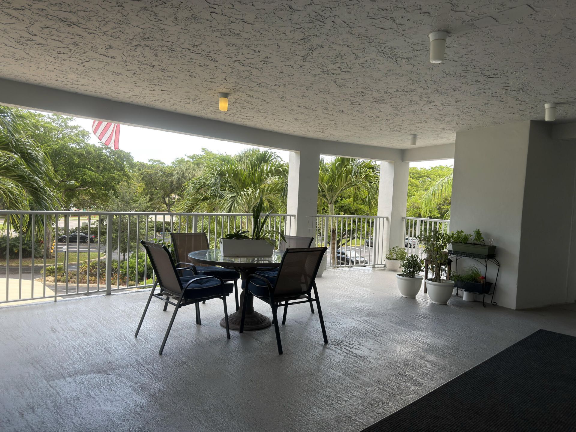 625 Oaks Drive, Unit 305, Pompano Beach, FL 33069 Photo