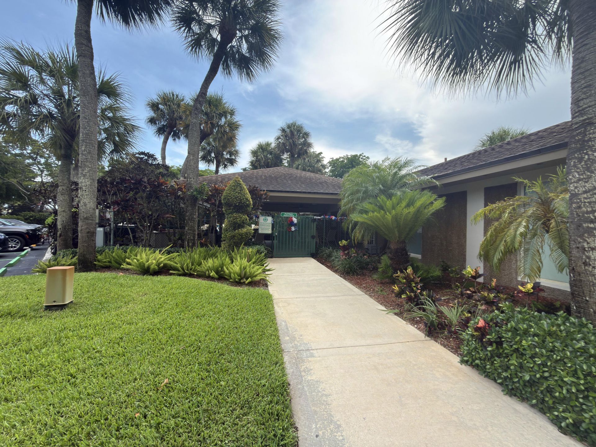625 Oaks Drive, Unit 305, Pompano Beach, FL 33069 Photo