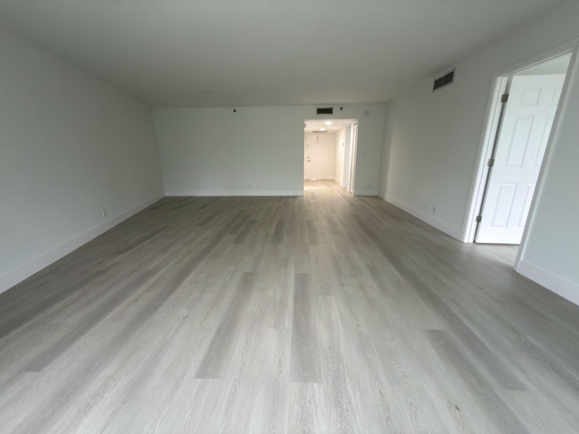 625 Oaks Drive, Unit 305, Pompano Beach, FL 33069 Photo
