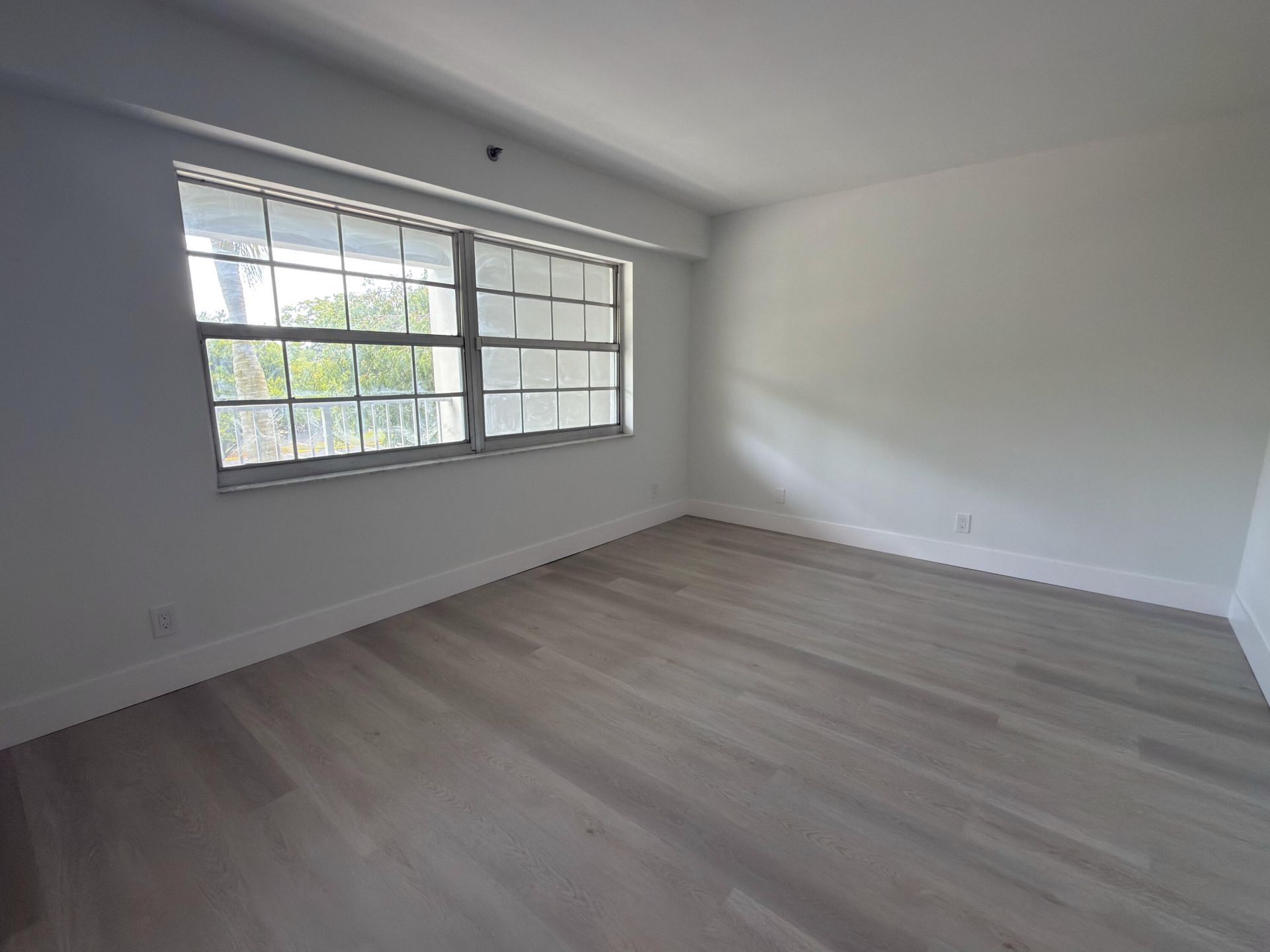 625 Oaks Drive, Unit 305, Pompano Beach, FL 33069 Photo