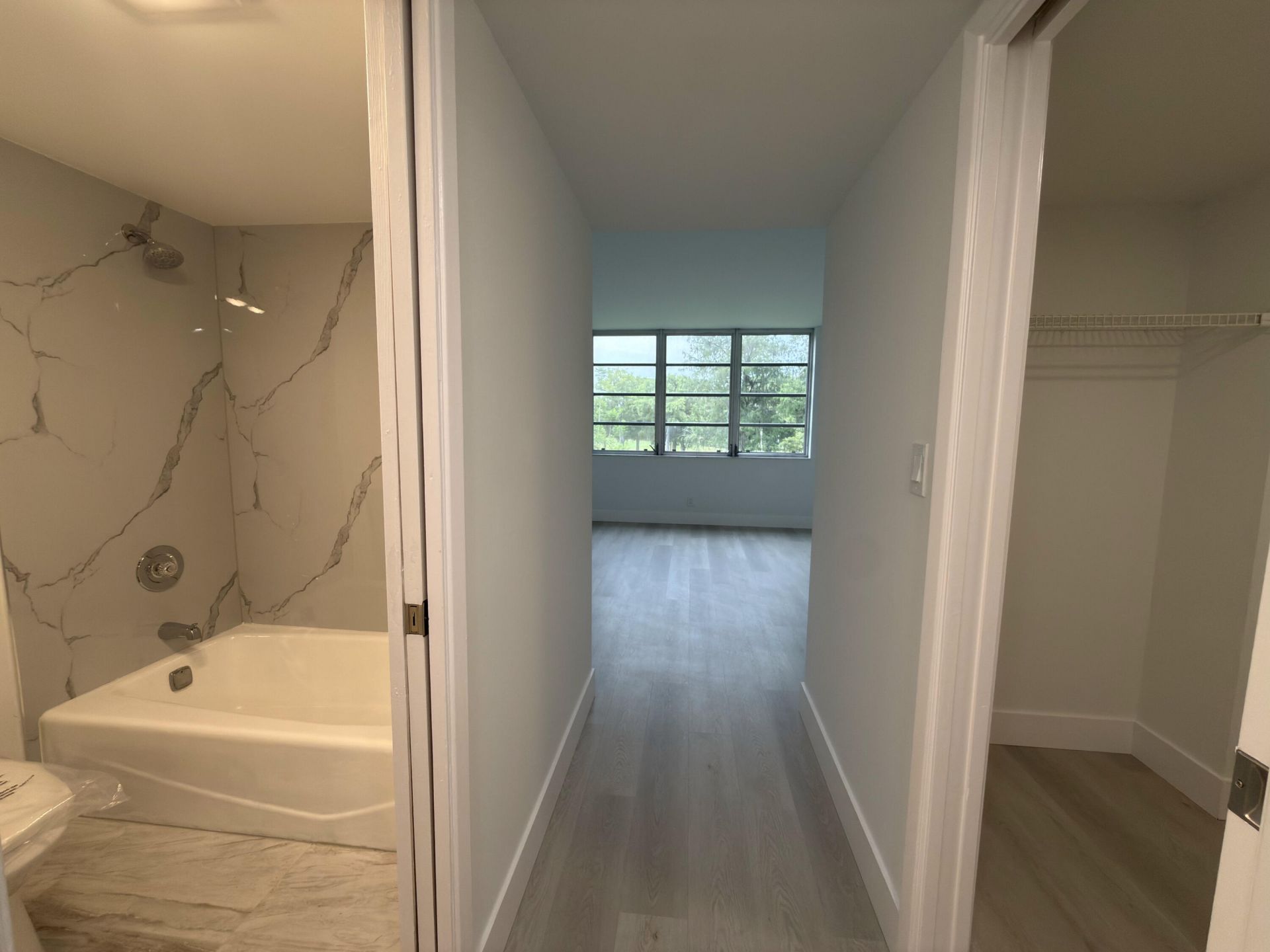 625 Oaks Drive, Unit 305, Pompano Beach, FL 33069 Photo