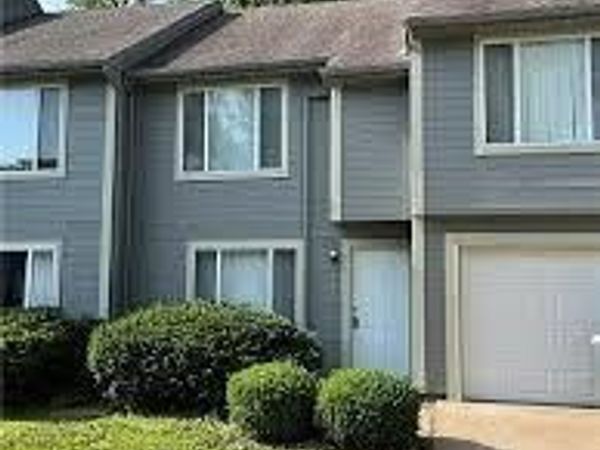 8963 Hauser Street, Lenexa, KS 66215