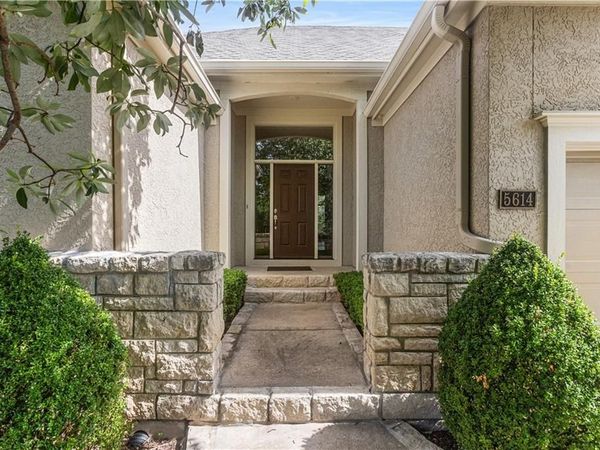 5614 W 131st Terrace, Leawood, KS 66209
