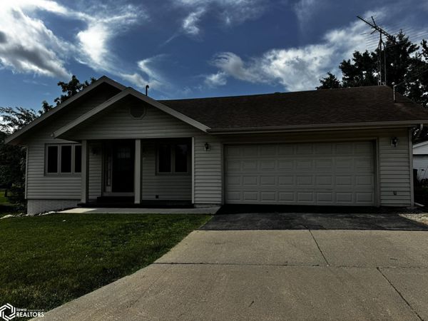 208 E May Street, Osceola, IA 50213