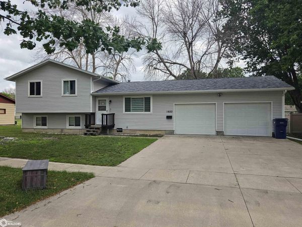 1620 E Elm Street, Algona, IA 50511