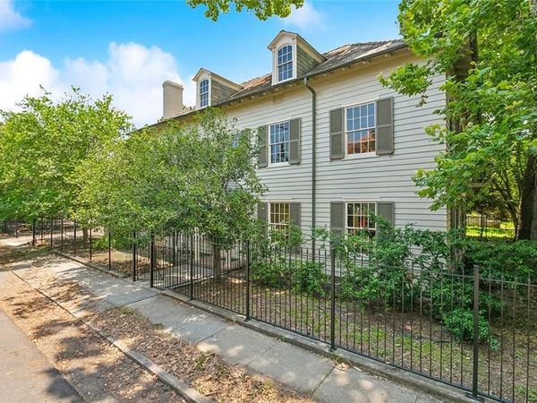 1305 DUBLIN Street , New Orleans, LA 70118
