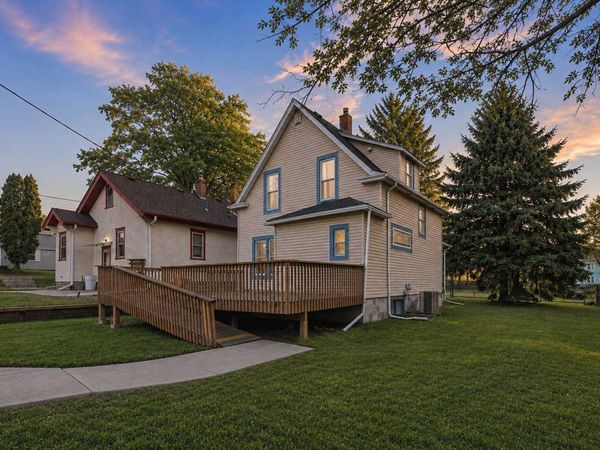 902 Dodd Road , West Saint Paul, MN 55118