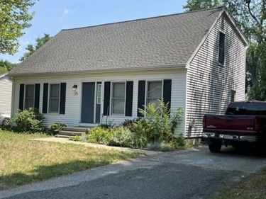 25 Amos Drive, Springfield, MA 01118