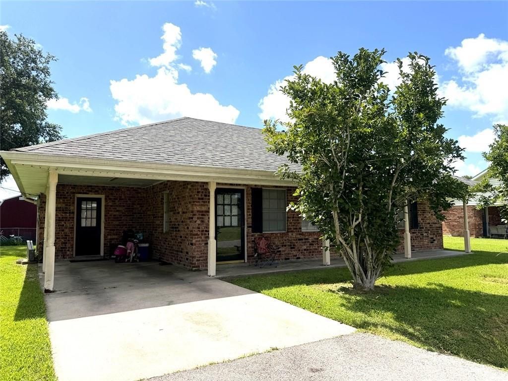 1131 EAST CAMELLIA Drive, Thibodaux, LA 70301