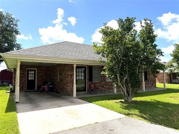 1131 EAST CAMELLIA Drive, Thibodaux, LA 70301